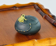 Ті-пет (чайний талісман) «Листок лотоса і жабка» (водяний фонтанчик). Зображення №2